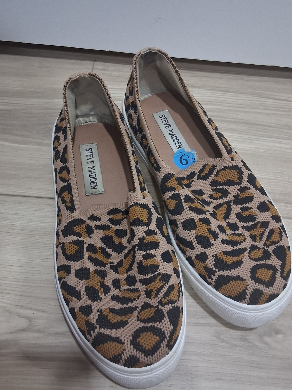 Steve Madden Leopard Print Slip-On Shoes 6.5